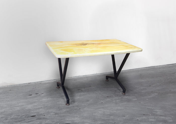 formica table